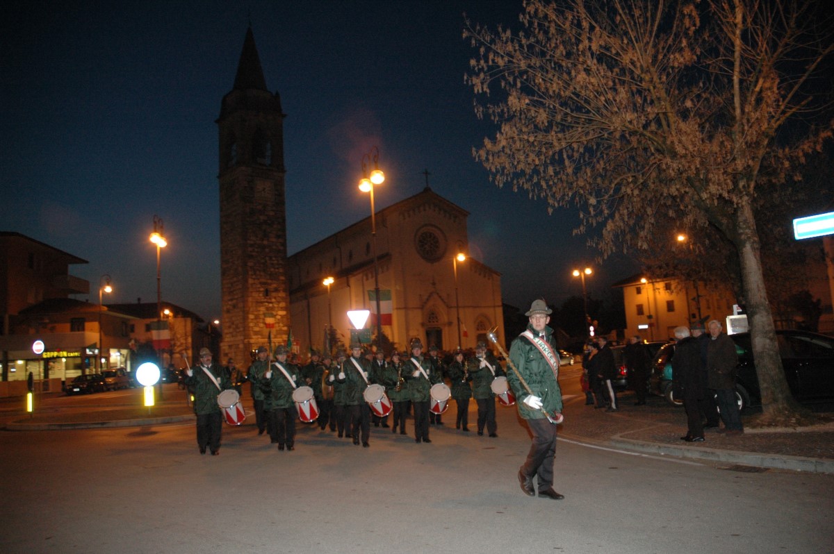 Photo 74 (0074gruppo_alpini_rizzi_25anni_23-01-2010.jpg) Click to next